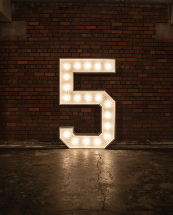 ‘5’ Marquee Light